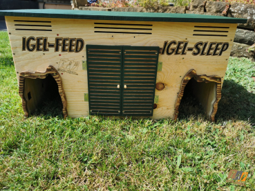 Igel-Futter oder Schlafhaus, je nach belieben - Katzensicher auf Wunsch mit Rattenklappen